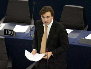 Την αναγνώριση της οικουμενικότητας του Φαναρίου ζητά από την Τουρκία η Ευρωβουλή