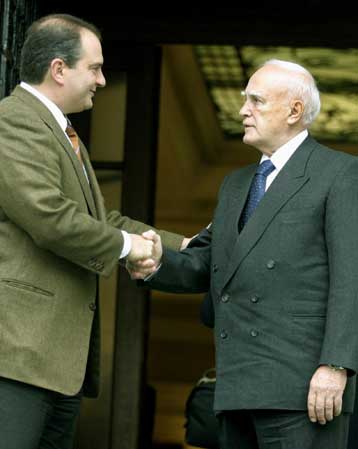 Ο Κάρολος Παπούλιας υποψήφιος Πρόεδρος της Δημοκρατίας