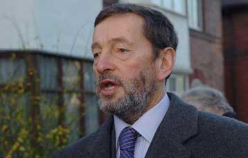 Παραιτήθηκε ο υπουργός Εσωτερικών της Βρετανίας, Ντέιβιντ Μπλάνκετ