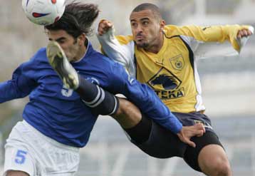 «Αναθερμαίνει» η ΑΕΚ το ενδιαφέρον της για Χαραλαμπίδη, «παγώνει» για Αντερσον