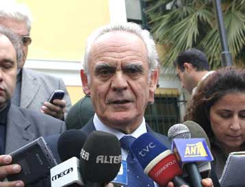 Την πλήρη πολιτική ευθύνη για ό,τι έχει υπογράψει ανέλαβε ο Ακης Τσοχατζόπουλος