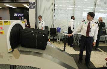 Αμερικανοί πράκτορες πέρασαν ψεύτικα εκρηκτικά από τον έλεγχο αεροδρομίου στις ΗΠΑ