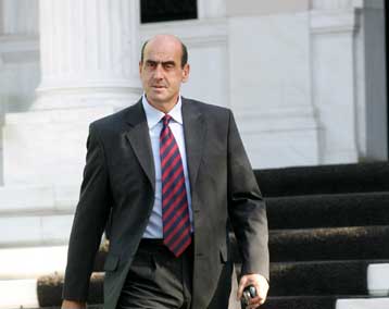 Ικανοποίηση στην κυβέρνηση από την κατάληξη της λεωφορειοπειρατείας