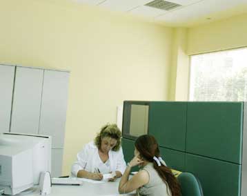 Ελαφρά κάμψη του ποσοστού της ανεργίας το β τρίμηνο του 2004