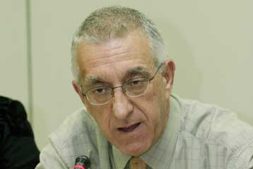 Σε υψηλούς τόνους η συζήτηση στη Βουλή με αφορμή το Θριάσιο Νοσοκομείο