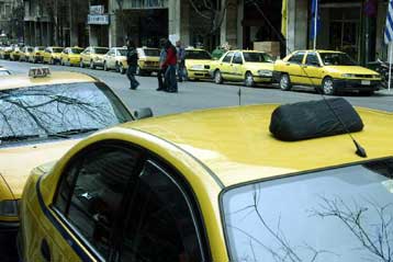 Τεκμαρτό ΦΠΑ καλούνται να καταβάλουν στην εφορία οι ιδιοκτήτες ταξί