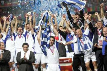 Πέντε διεθνείς μας και ο Ρεχάγκελ υποψήφιοι για την καλύτερη ομάδα του 2004