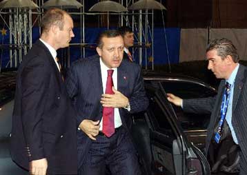 Σε έμμεση αναγνώριση της Κύπρου πριν τις 3 Οκτωβρίου 2005 οδηγείται η Τουρκία από την ΕΕ