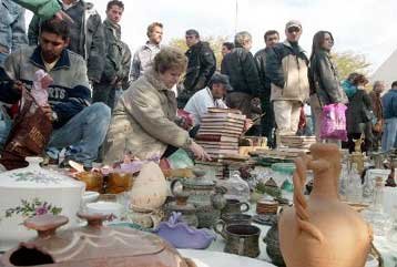 Στον Ελαιώνα μεταφέρεται το «γιουσουρούμ» της πλατείας Αβησσυνίας