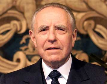 Βέτο Τσιάμπι στο νομοσχέδιο της κυβέρνησης Μπερλουσκόνι για το δικαστικό σύστημα