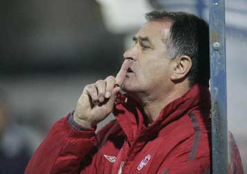 Ικανοποιημένος ο Μπάγεβιτς, επιφυλακτικός ο Σκάζνι