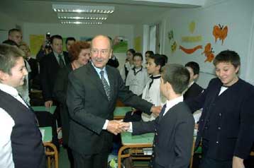 Ξαναγράφεται στην Αλβανία η ιστορία των σχέσεών της με την Ελλάδα