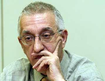 Ο μεσαίος χώρος κατακτάται με πολιτικές, όχι με πρόσωπα, δηλώνει ο Ν.Κακλαμάνης