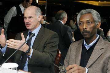 Κάλεσμα του Γ.Παπανδρέου στους μετανάστες να συμμετέχουν στις οργανώσεις του ΠΑΣΟΚ