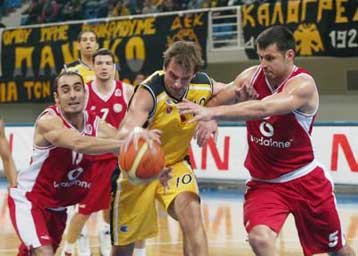 Η ΑΕΚ νίκησε τον Ολυμπιακό με 85-76 και ο ανανεωμένος Πανελλήνιος 85-78 τον Απόλλωνα