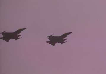 Νέες παραβιάσεις στο Αιγαίο από τουρκικά μαχητικά αεροσκάφη