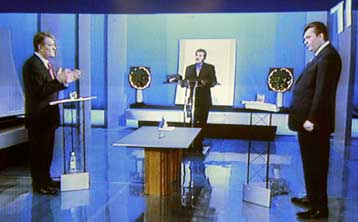 Εκατέρωθεν κατηγορίες εκτόξευσαν οι υποψήφιοι των ουκρανικών εκλογών στο ντιμπέιτ