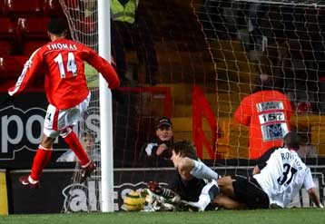 Ανώτερη η Τσάρλτον νίκησε στην έδρα της την Φούλαμ με 2-1