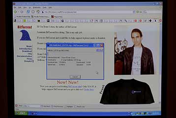 Δίκτυα ανταλλαγής αρχείων κλείνουν υπό την απειλή του Χόλιγουντ
