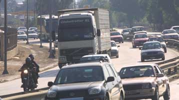 Όλα τα Σαββατοκύριακα του έτους η απαγόρευση των φορτηγών στις εθνικές οδούς