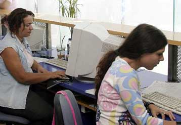 Οι δήμοι καλούνται να καλύψουν μέρος του κόστους για τις θέσεις μερικής απασχόλησης