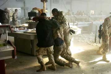 Οι εκλογές δεν θα εκτροχιαστούν διαμηνύει ο Μπους μετά τη φονική επίθεση στη Μοσούλη