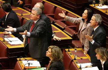 Kόντρα κυβέρνησης-ΠΑΣΟΚ με αφορμή τη δήλωση Ρουσόπουλου για το Κυπριακό