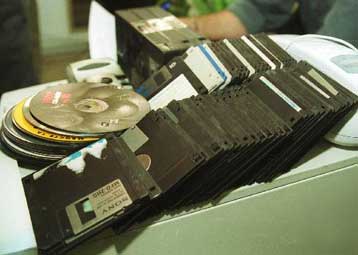 Συνελήφθη για μαστροπεία και διακίνηση παιδικής πορνογραφίας ο υπεύθυνος Τύπου της ΓΣΕΕ