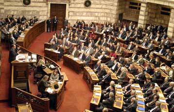 Υπερψηφίστηκε ο προϋπολογισμός του 2005 τα μεσάνυχτα της Τετάρτης