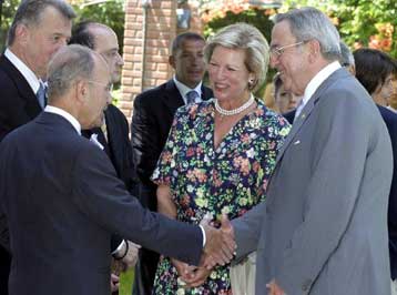 Το Προεδρικό Μέγαρο επισκέφθηκε ο Κ.Γλίξμπουργκ – Ποικίλες οι πολιτικές αντιδράσεις