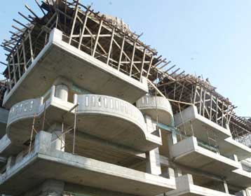 Ακριβότερα τα ακίνητα, λόγω ανατιμήσεων στα οικοδομικά υλικά το 2005