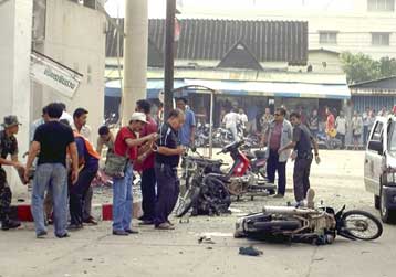 Δύο νεκροί και οκτώ τραυματίες από βομβιστική επίθεση σε αγορά της Ταϊλάνδης