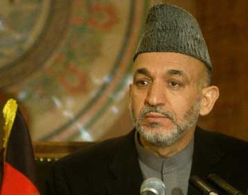 Ορκίστηκε η νέα αφγανική κυβέρνηση υπό τον εκλεγμένο πρόεδρο Χαμίντ Καρζάι