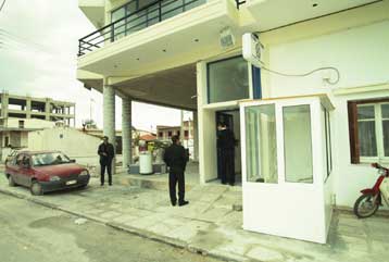 Επίθεση άγνωστων κουκουλοφόρων εναντίον του Α.Τ. Αγίου Παντελεήμονα