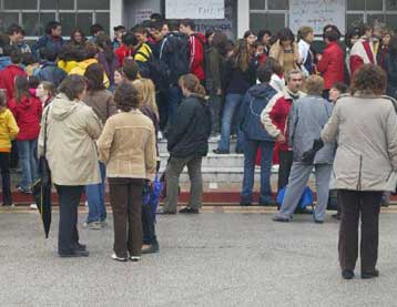 Σε σχολεία με αμίαντο περνούν την ημέρα τους χιλιάδες μαθητές