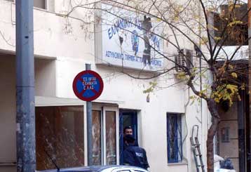 Ανέτοιμοι οι αστυνομικοί στον Αγιο Παντελεήμονα για την επίθεση των αναρχικών