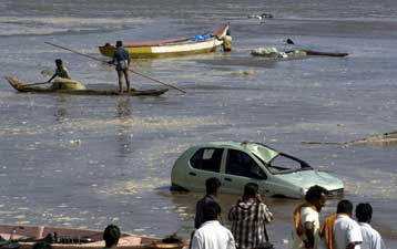 Ξεπέρασαν τους 11.300 οι νεκροί από σεισμό-σοκ στην Ινδονησία και φονικά τσουνάμι