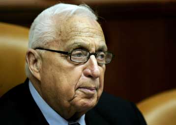 Ελεύθερες και δίκαιες εκλογές για το διάδοχο του Αραφάτ υποσχέθηκε ο Αριέλ Σαρόν