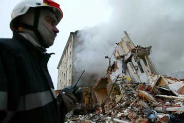 Δεκαπέντε άνθρωποι σκοτώθηκαν από έκρηξη αερίου σε πολυκατοικία της Γαλλίας