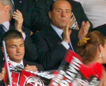 Εγκατέλειψε την προεδρία της Μίλαν ο Σίλβιο Μπερλουσκόνι