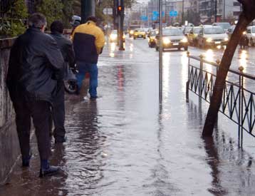 Σε επιφυλακή ο κρατικός μηχανισμός λόγω της κακοκαιρίας
