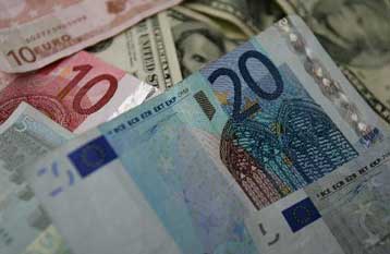 Νέο ρεκόρ για το ευρώ – Πλησιάζει τα 1,3650 δολάρια