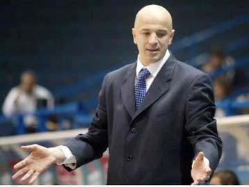 Πήρε τον Σέκουλαρατς ο Απόλλων Πάτρας, «χώρισε» με τον Χόλκομπ