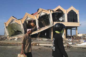 Πάνω από 125.000 οι νεκροί από τα παλιρροϊκά κύματα στον Ινδικό Ωκεανό