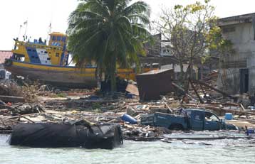 «Γελοία» η οικονομική συνδρομή των ΗΠΑ προς τις πληγείσες χώρες, υποστηρίζει η Figaro