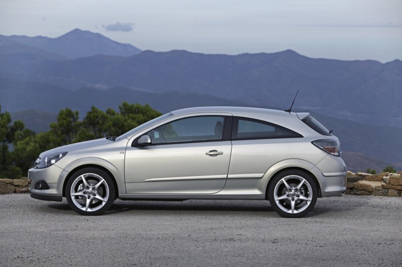 Opel Astra GTC από 15.200-23.505 ευρώ στη Γερμανία