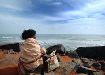 Βαριά σκιά στους εορτασμούς της Πρωτοχρονιάς έριξε η καταστροφή στη ΝΑ Ασία