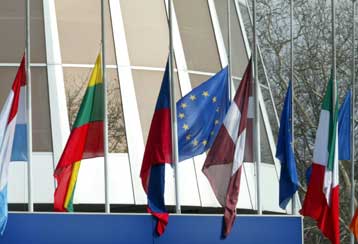 Τρία λεπτά σιγής την ερχόμενη Τετάρτη στις χώρες της ΕΕ για τα θύματα στη ΝΑ Ασία