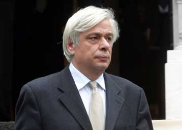 Φήμες οι επικρίσεις Σουφλιά, υποστηρίζει ο Προκόπης Παυλόπουλος