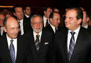 «Χρονιά μεταρρυθμίσεων» το 2005 υπόσχεται ο Κώστας Καραμανλής